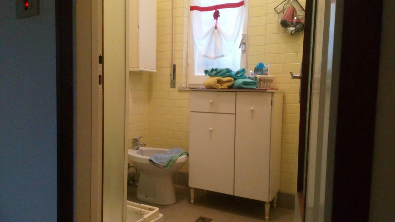 Ferienwohnung Casa Di Claude Con Posto Auto Finale Ligure Exterior foto